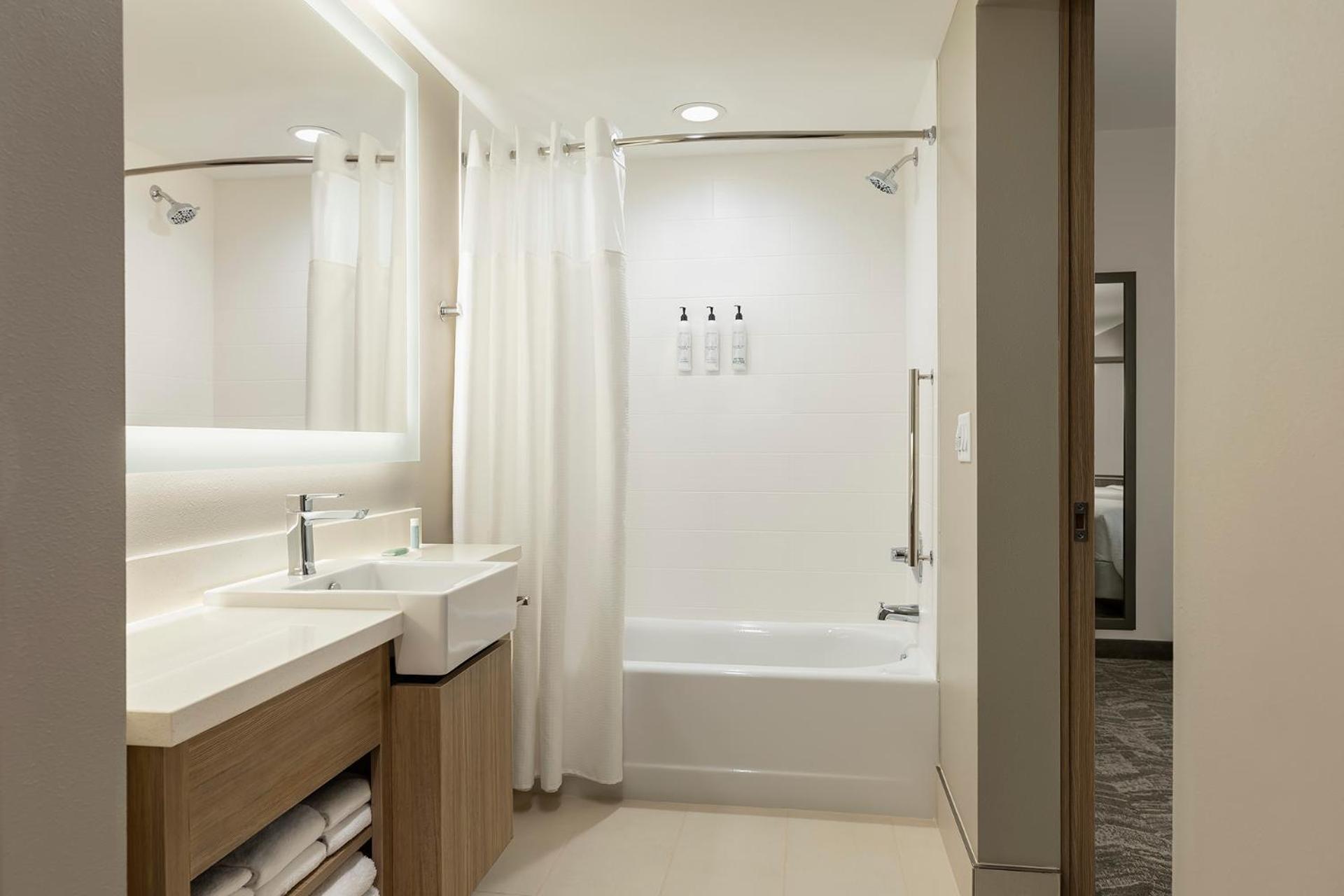 Springhill Suites By Marriott ファーゴ 部屋 写真